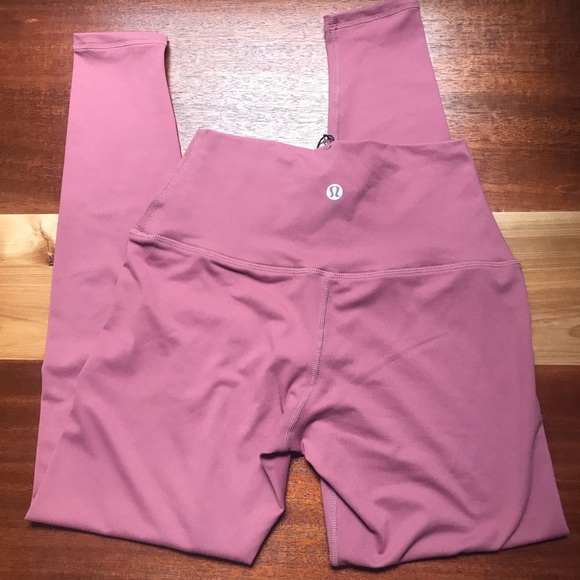 Lululemon Size 4 BRAND NEW leggings!!! - Picture 1 of 4